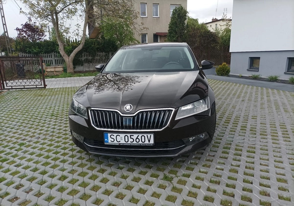 Skoda Superb cena 75000 przebieg: 131000, rok produkcji 2017 z Częstochowa małe 137